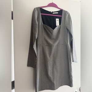 Abercrombie & Fitch Black and White Long Sleeve Dress